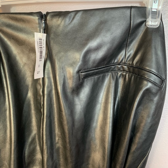 NEW Plus Old Navy Extra High-Waisted Faux Leather Pants - Picture 6 of 6